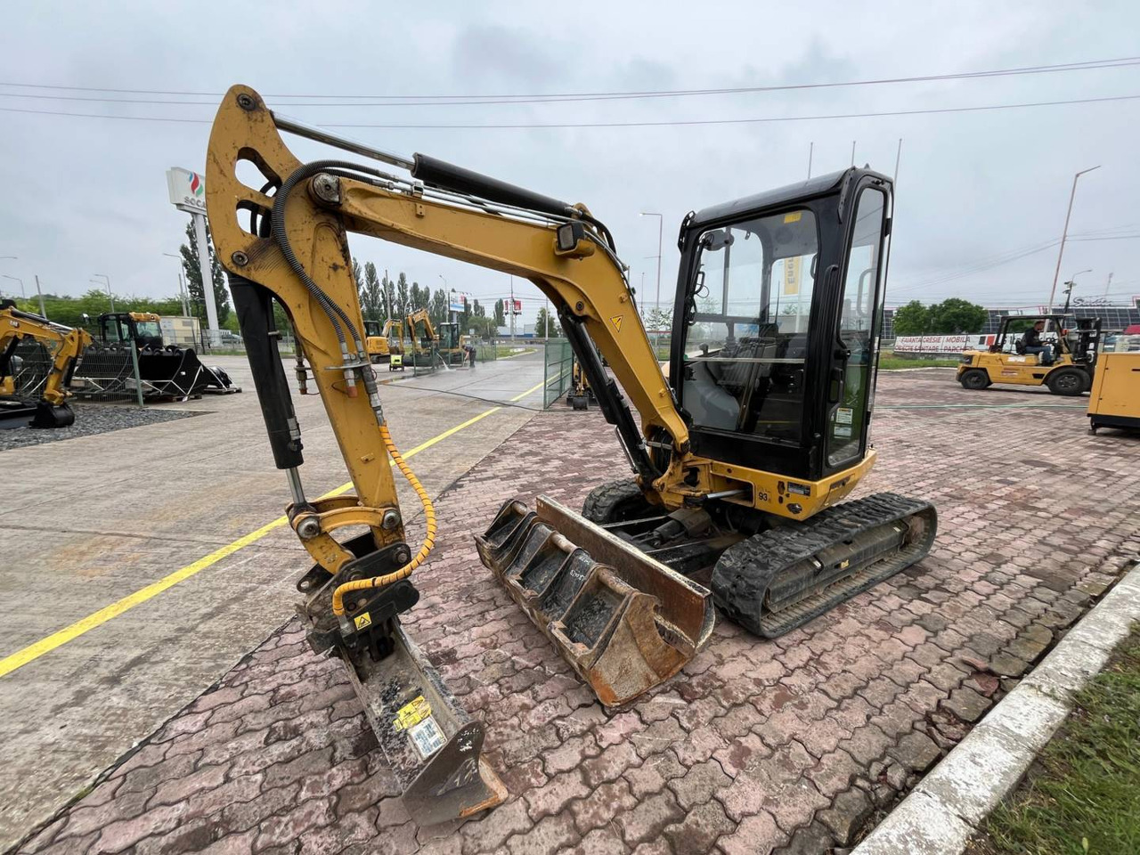 CAT 302.7DCR - Pelle sur chenille: photos 1 CAT 302.7DCR - Pelle sur chenille: photos 1