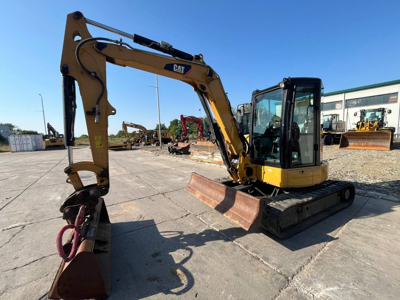 CAT 305.5E2CR - Pelle sur chenille: photos 1 CAT 305.5E2CR - Pelle sur chenille: photos 1