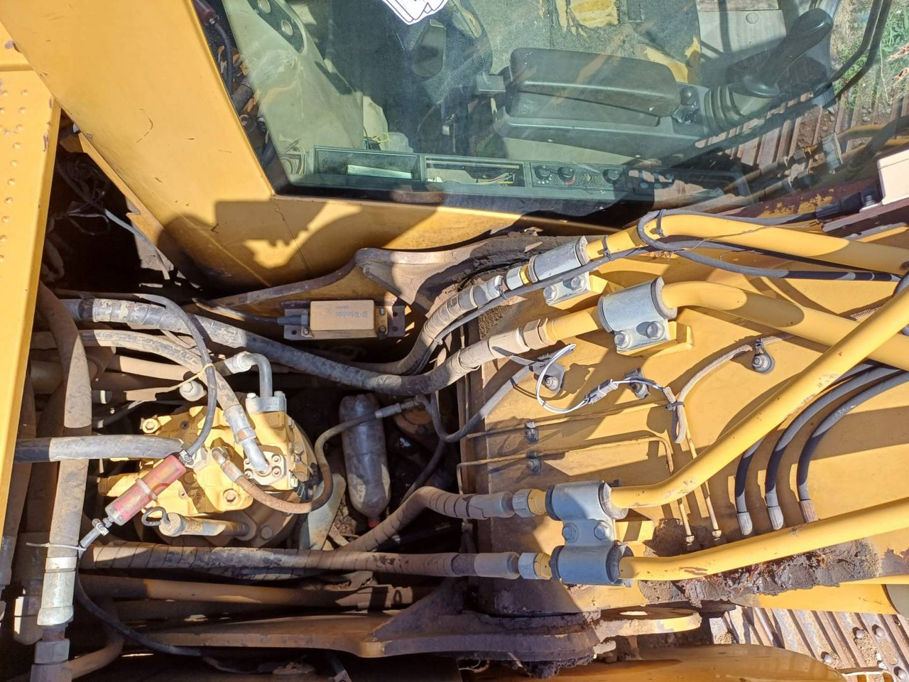 Pelle sur chenille CAT 318C: photos 21 Pelle sur chenille CAT 318C: photos 21