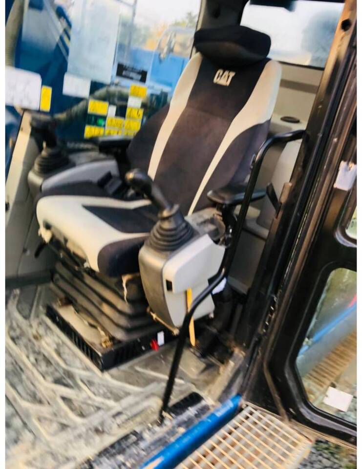 Pelle sur chenille CAT 320 E LN: photos 7