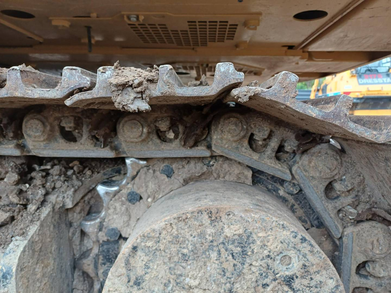 Pelle sur chenille CAT 323-07: photos 15