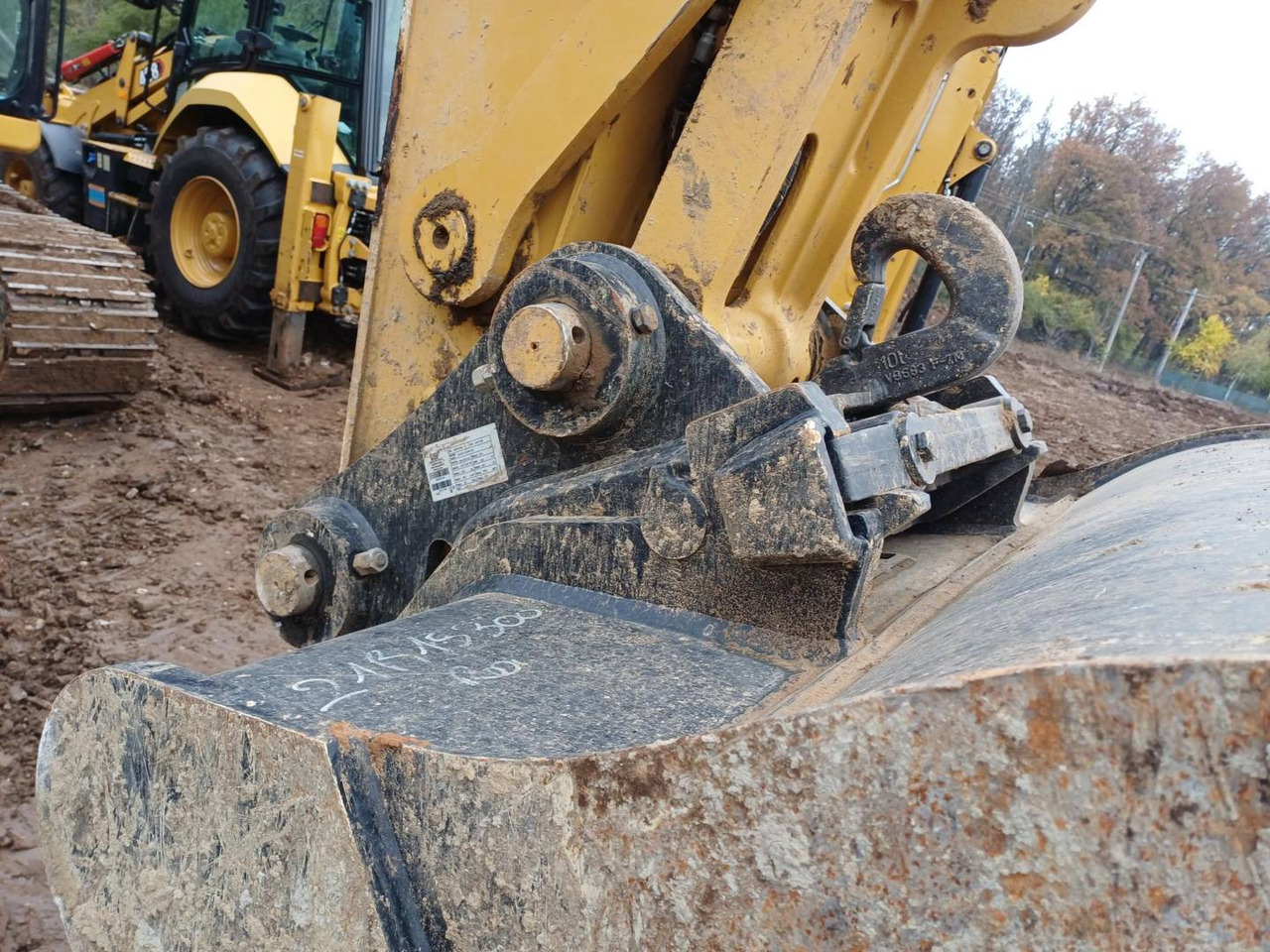 Pelle sur chenille CAT 323-07: photos 10