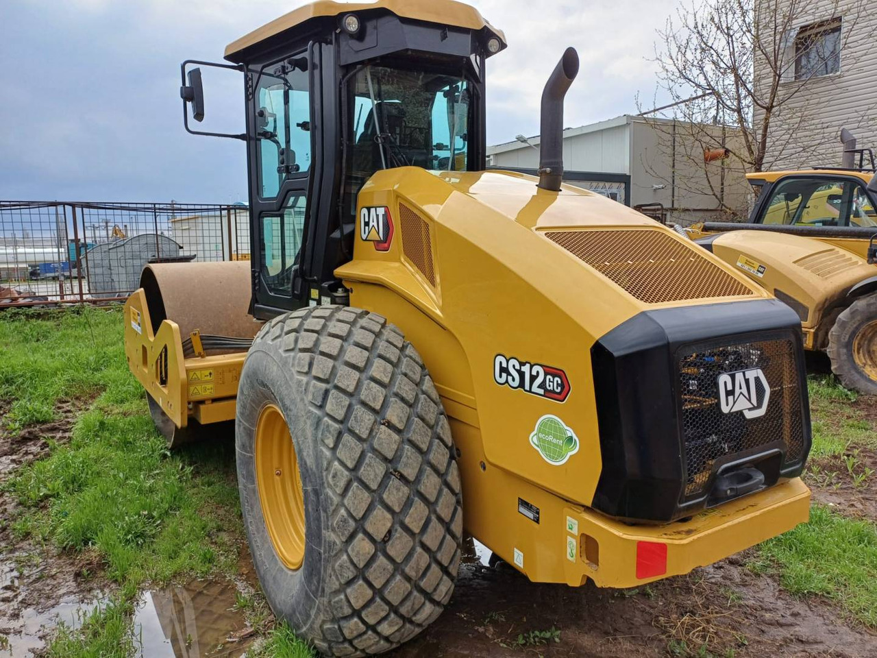 CAT CS12GC - Compacteur à pieds de mouton/ Monocylindre: photos 4 CAT CS12GC - Compacteur à pieds de mouton/ Monocylindre: photos 4