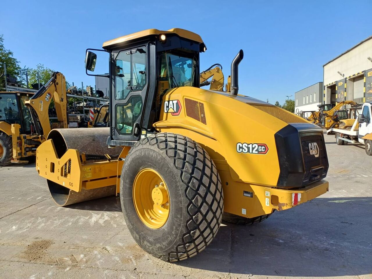 CAT CS12GC - Compacteur à pieds de mouton/ Monocylindre: photos 4 CAT CS12GC - Compacteur à pieds de mouton/ Monocylindre: photos 4