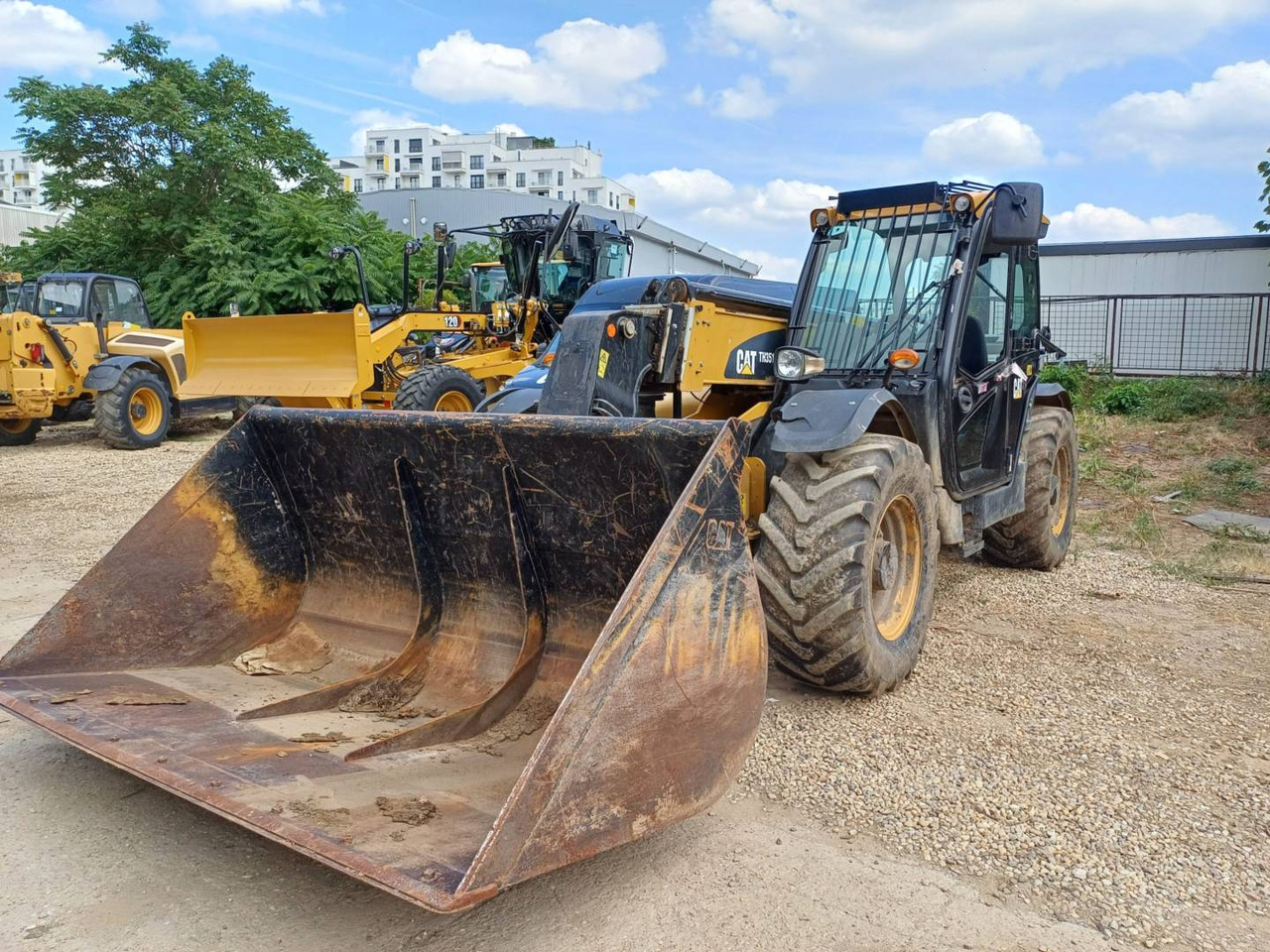 CAT TH3510D - Chariot télescopique: photos 1 CAT TH3510D - Chariot télescopique: photos 1