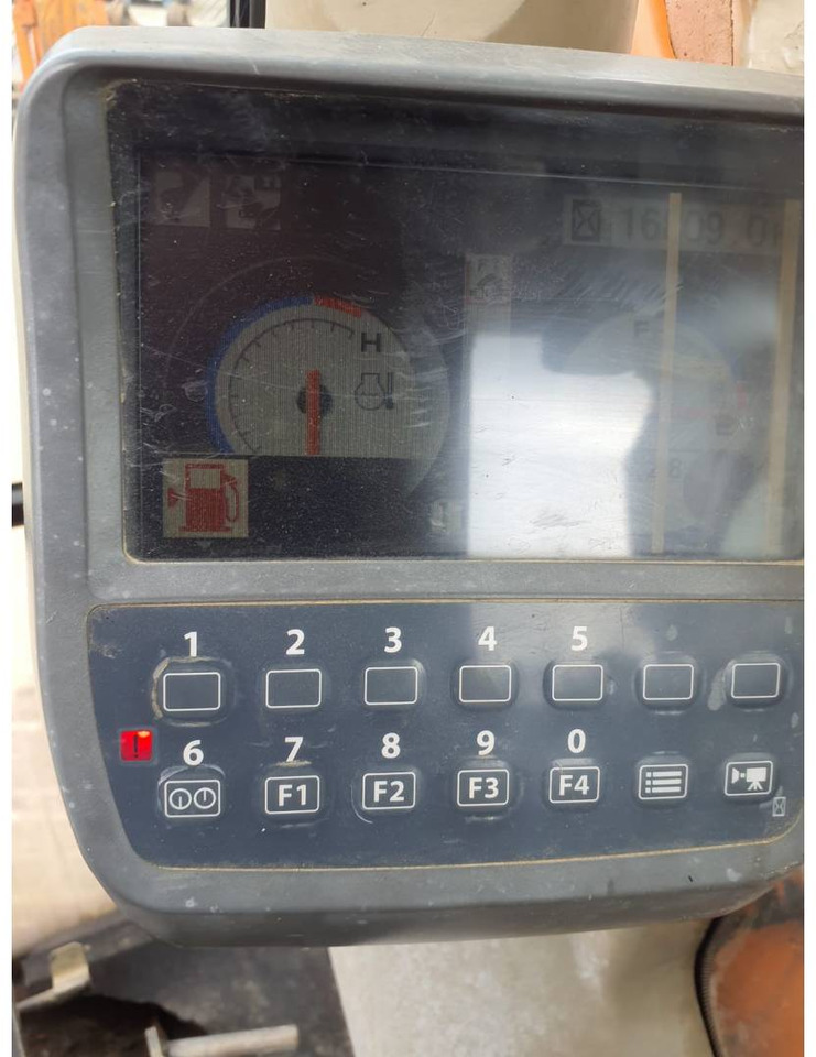 HITACHI ZX2400N-3 - Pelle sur chenille: photos 5 HITACHI ZX2400N-3 - Pelle sur chenille: photos 5