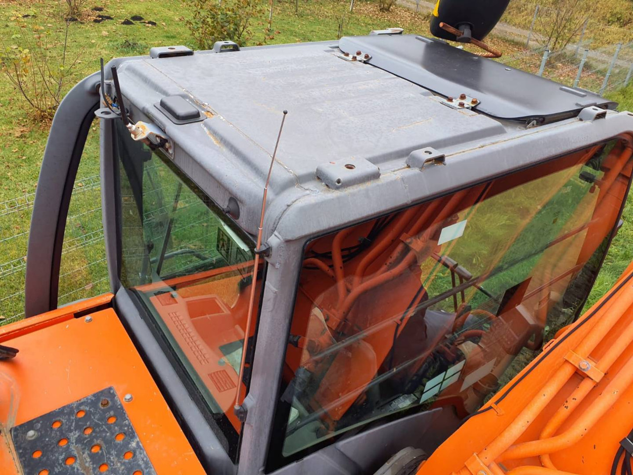 HITACHI ZX280LCN-3 - Pelle sur chenille: photos 1 HITACHI ZX280LCN-3 - Pelle sur chenille: photos 1