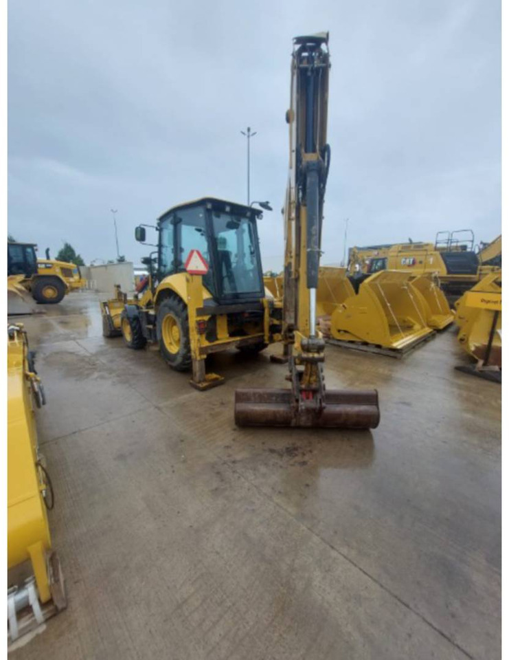 CAT 432F2 - Tractopelle: photos 4 CAT 432F2 - Tractopelle: photos 4