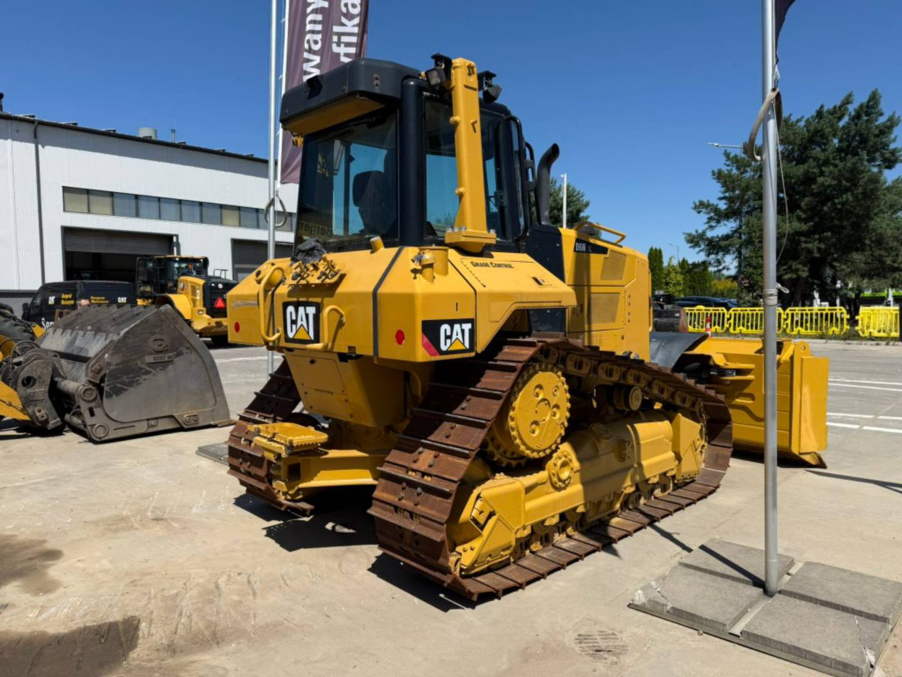 CAT D6NXL - Bulldozer: photos 3 CAT D6NXL - Bulldozer: photos 3
