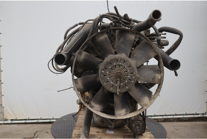 MAN D2866LF20 EURO2 403PS - Moteur pour Camion: photos 3 MAN D2866LF20 EURO2 403PS - Moteur pour Camion: photos 3