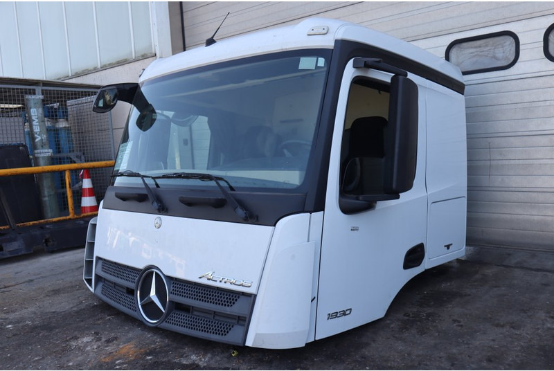 Mercedes-Benz AROCS L-CAB STREAMSPACE 2.3 96082015921314 - Cabine et intérieur pour Camion: photos 2 Mercedes-Benz AROCS L-CAB STREAMSPACE 2.3 96082015921314 - Cabine et intérieur pour Camion: photos 2