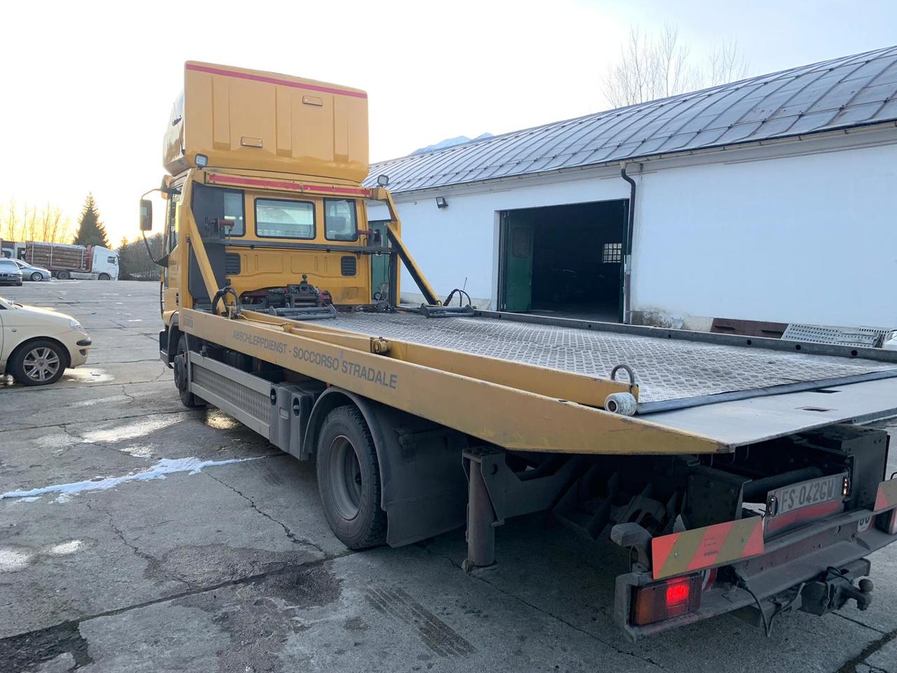 Camion porte-voitures IVECO LESO: photos 6