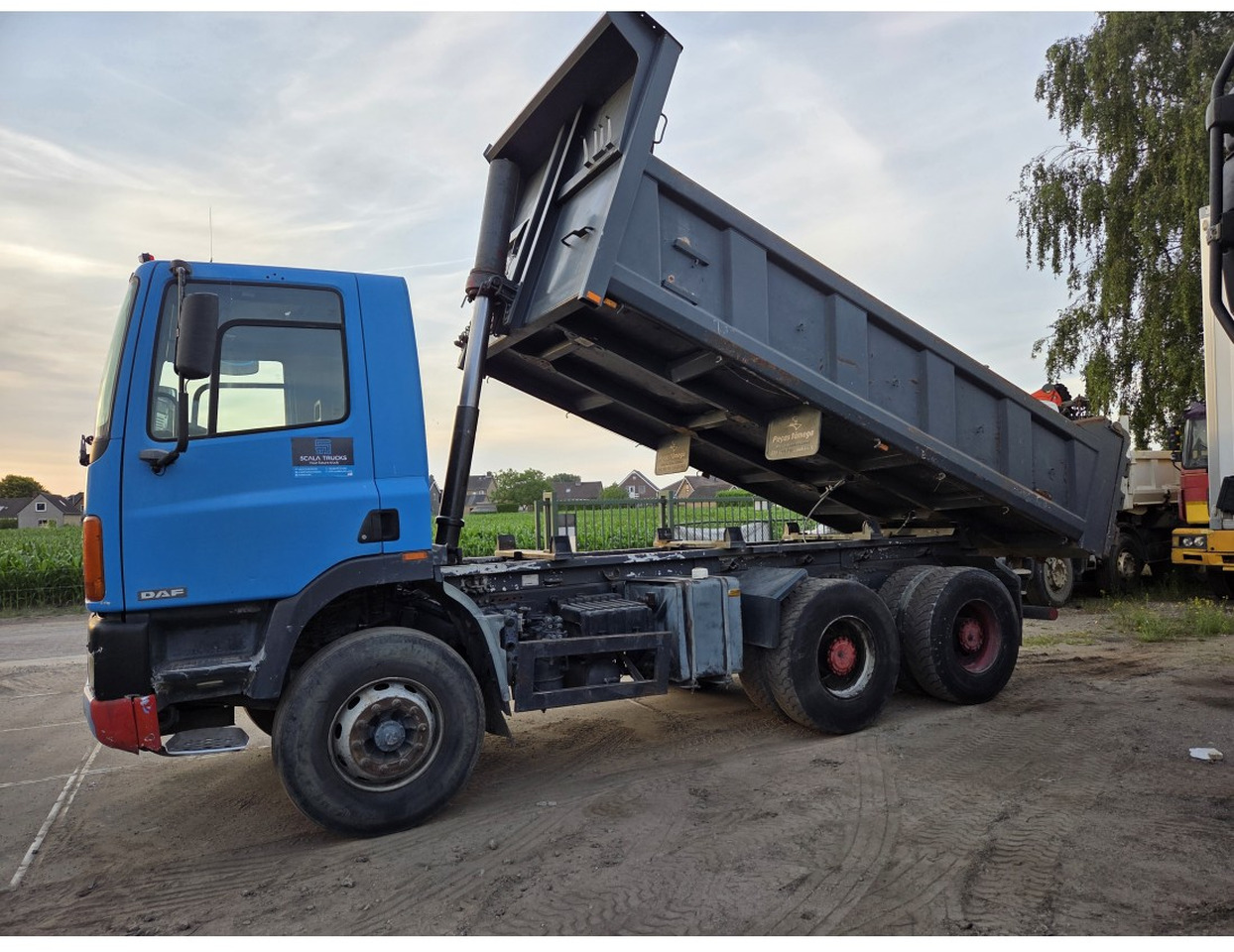 DAF 85 400 ATI 6x4 Tipper - Camion benne: photos 3 DAF 85 400 ATI 6x4 Tipper - Camion benne: photos 3