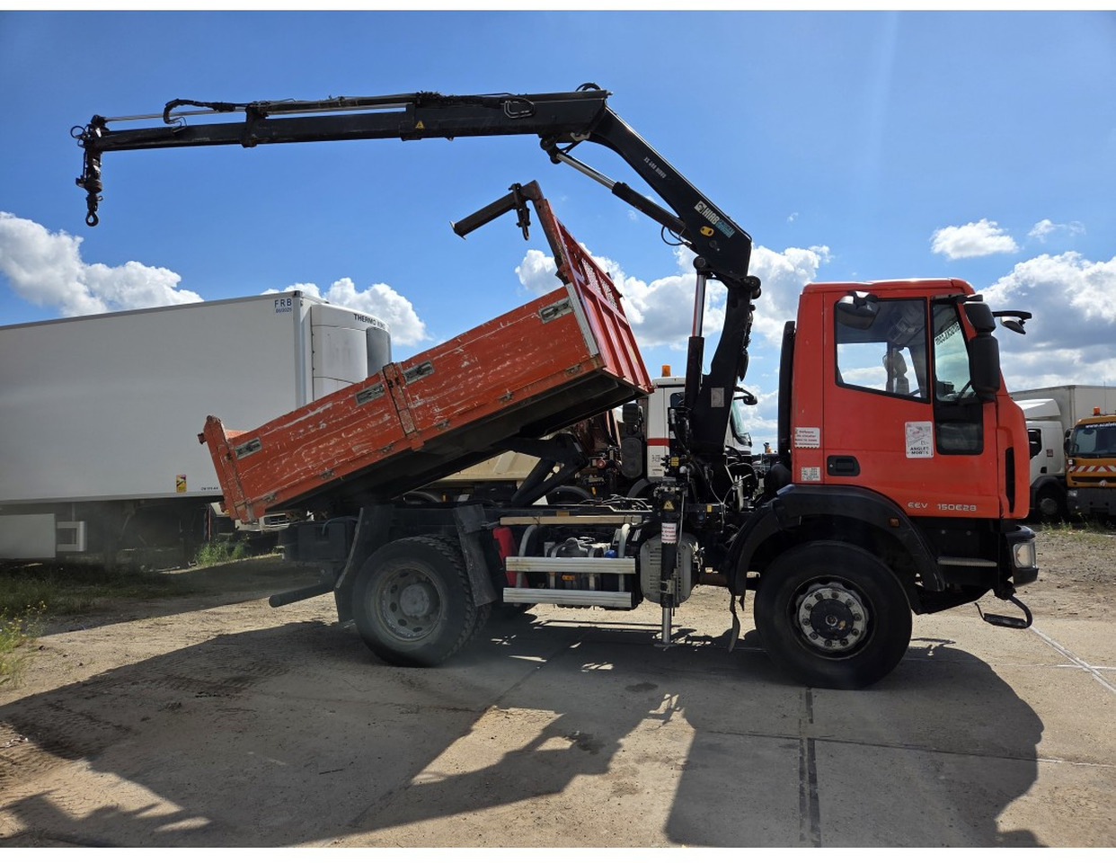 IVECO EUROCARGO 150E28 4X4 TIPPER CRANE HIAB 099 ES-2 - Camion benne, Camion grue: photos 3 IVECO EUROCARGO 150E28 4X4 TIPPER CRANE HIAB 099 ES-2 - Camion benne, Camion grue: photos 3