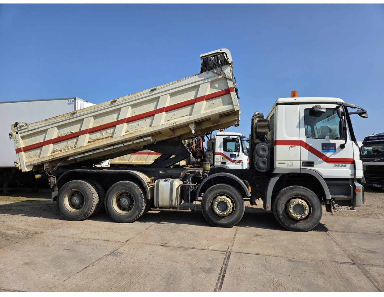 Mercedes Actros 3236 8x4 2-Side Tipper EPS Gearbox 3 Pedals - Camion benne: photos 3 Mercedes Actros 3236 8x4 2-Side Tipper EPS Gearbox 3 Pedals - Camion benne: photos 3