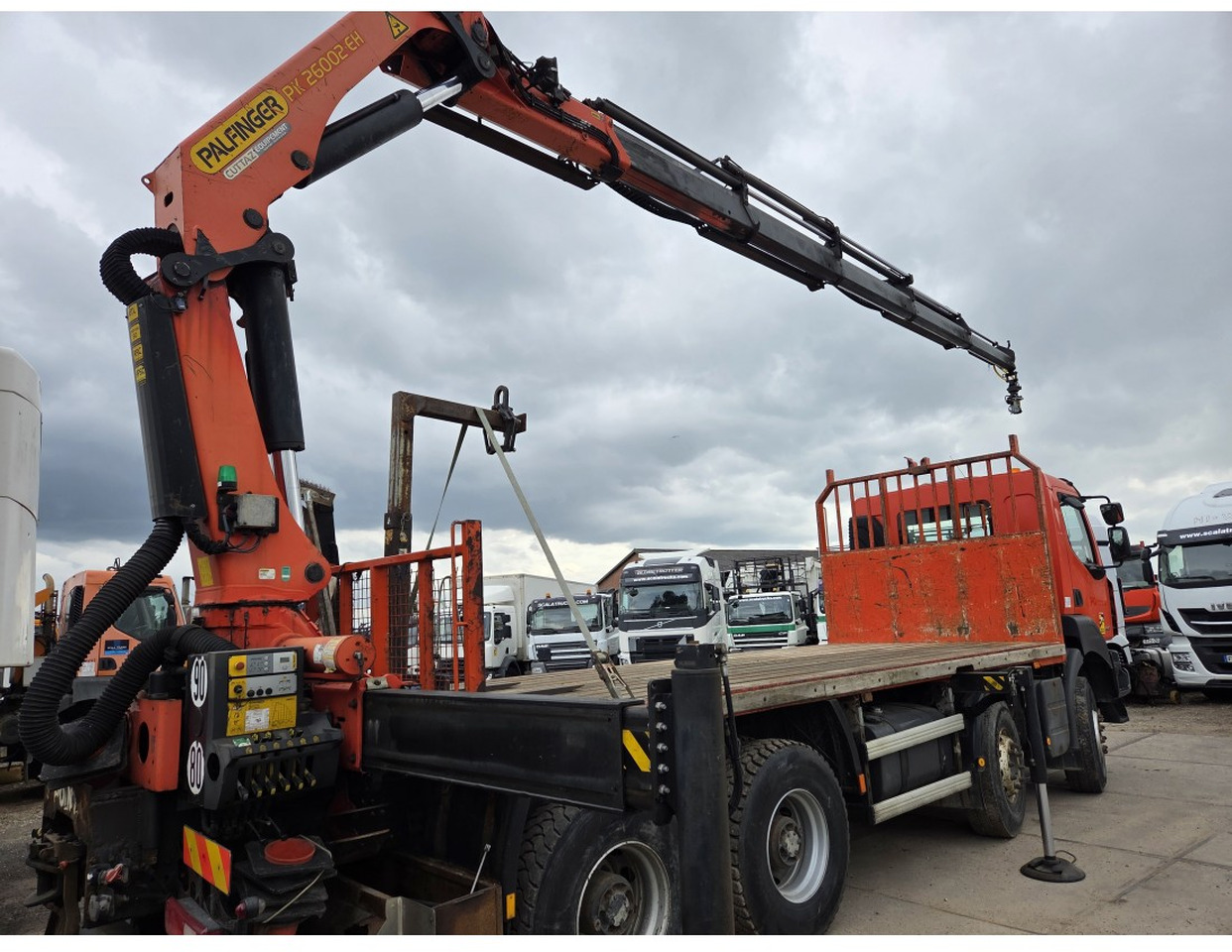 Renault Kerax 430 8X4 Flatbed Crane Palfinger PK26002EH 26 ton 5 Extensions *Retarder - Camion plateau, Camion grue: photos 2 Renault Kerax 430 8X4 Flatbed Crane Palfinger PK26002EH 26 ton 5 Extensions *Retarder - Camion plateau, Camion grue: photos 2