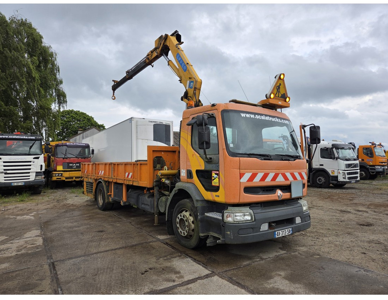 Renault Premium 300 MECHANICAL PUMP OPEN BOX COMPRESSOR CRANE EFFER 140/2S - Camion plateau, Camion grue: photos 5 Renault Premium 300 MECHANICAL PUMP OPEN BOX COMPRESSOR CRANE EFFER 140/2S - Camion plateau, Camion grue: photos 5