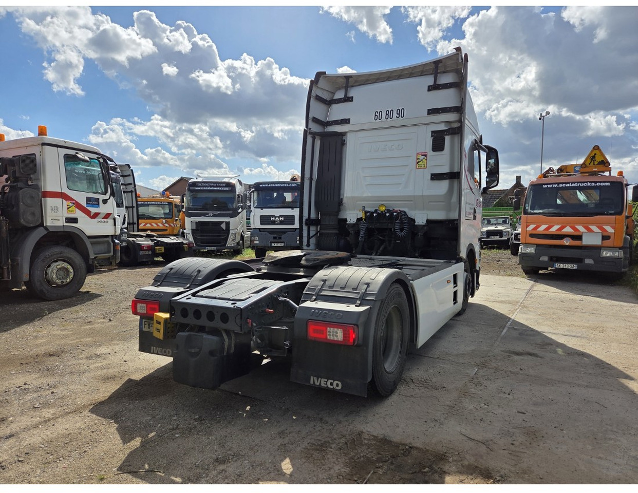 Iveco S-Way 480 4X2 Tractor Unit Retarder Navi ACC Euro 6 - Tracteur routier: photos 3 Iveco S-Way 480 4X2 Tractor Unit Retarder Navi ACC Euro 6 - Tracteur routier: photos 3