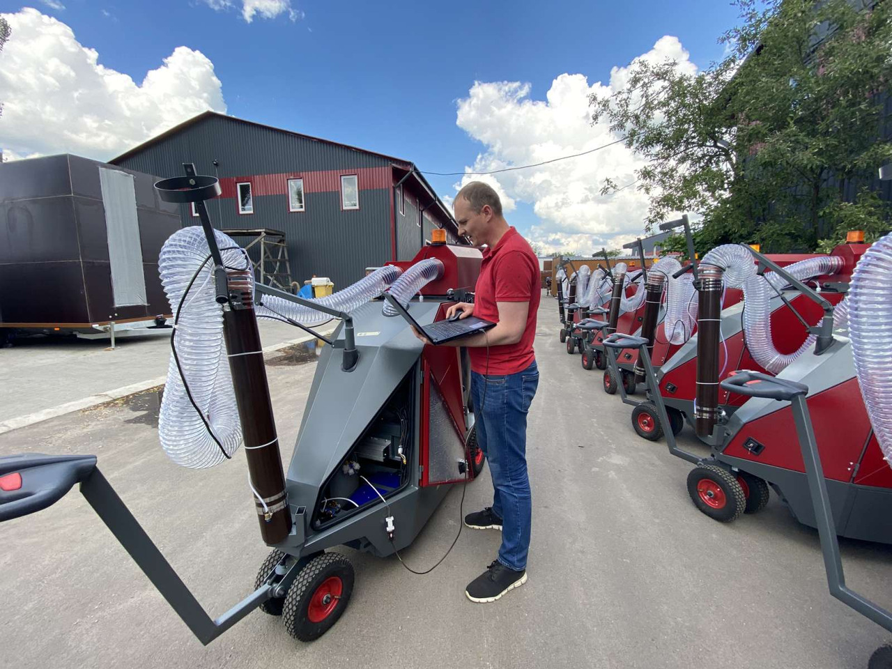 ТІСАВ Street Vacuum Cleaner, Outdoor Vacuum Sweeper, Manufacturer, City Ant - Aspirateur industriel: photos 5 ТІСАВ Street Vacuum Cleaner, Outdoor Vacuum Sweeper, Manufacturer, City Ant - Aspirateur industriel: photos 5