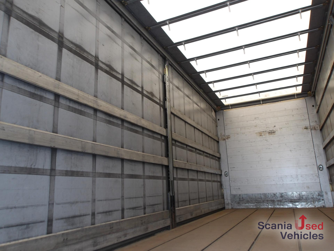 SCANIA R410 - 6x2 - CURTAINSIDER - EDSCHA - STAPLERHALT. - Camion à rideaux coulissants: photos 2 SCANIA R410 - 6x2 - CURTAINSIDER - EDSCHA - STAPLERHALT. - Camion à rideaux coulissants: photos 2