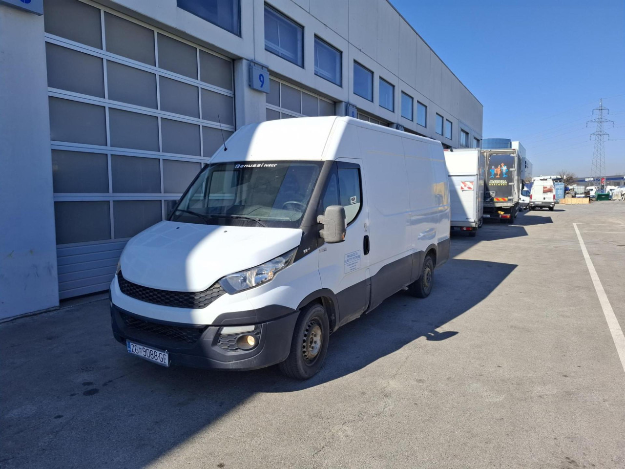 IVECO Daily 35S13 - Transport de personnes: photos 1 IVECO Daily 35S13 - Transport de personnes: photos 1