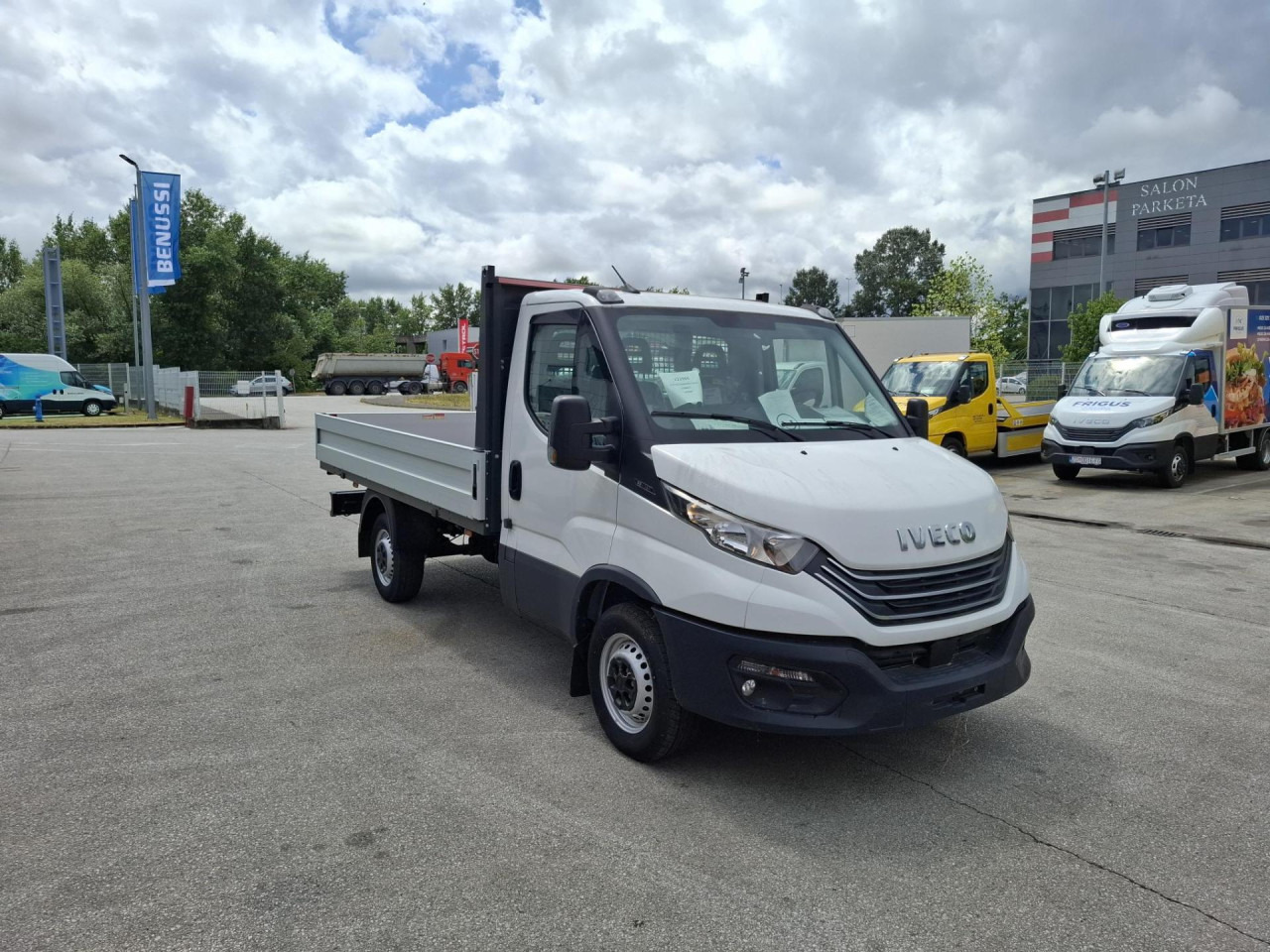 IVECO Daily 35S16 - Fourgon utilitaire: photos 2 IVECO Daily 35S16 - Fourgon utilitaire: photos 2