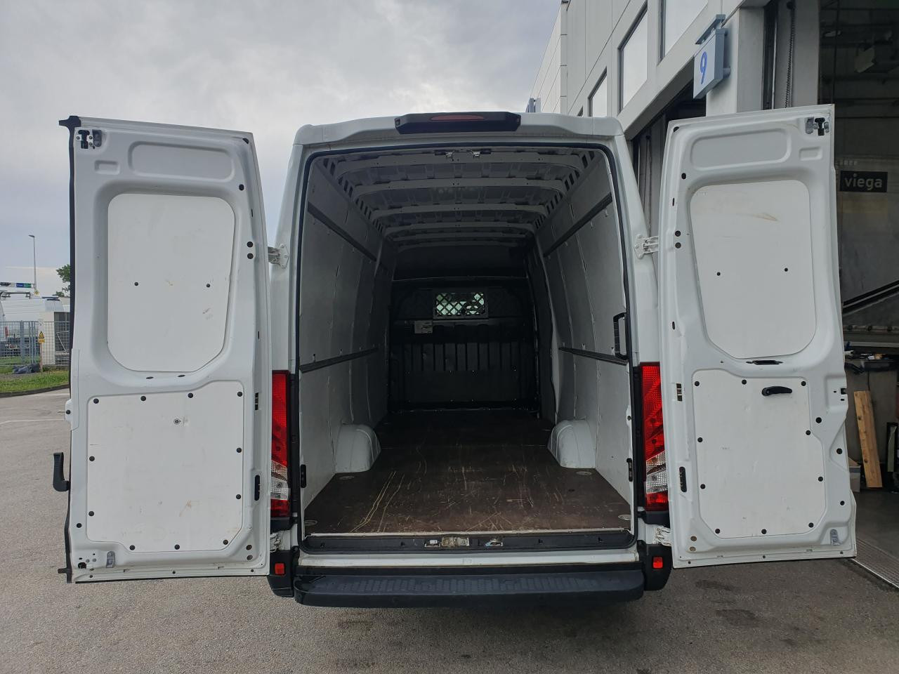 IVECO Daily 35S16A8V - Transport de personnes: photos 5 IVECO Daily 35S16A8V - Transport de personnes: photos 5
