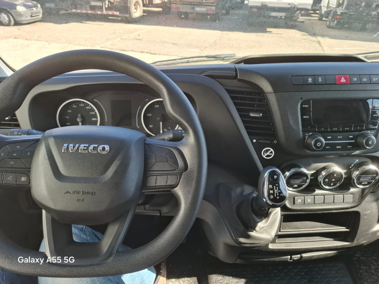 Transport de personnes IVECO Daily 35S16V A8: photos 6