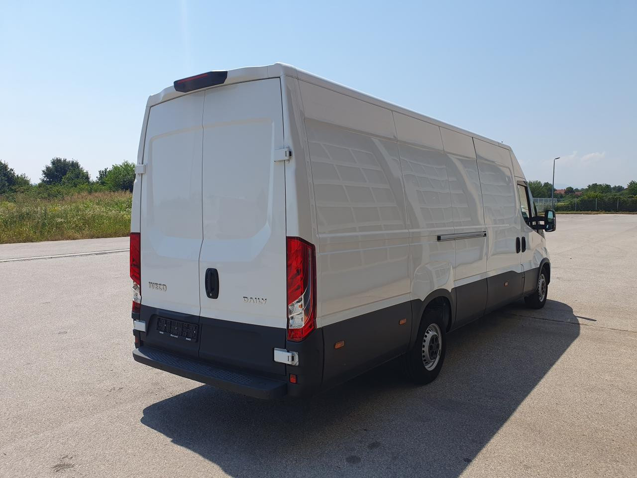 IVECO Daily 35S16V - Transport de personnes: photos 4 IVECO Daily 35S16V - Transport de personnes: photos 4