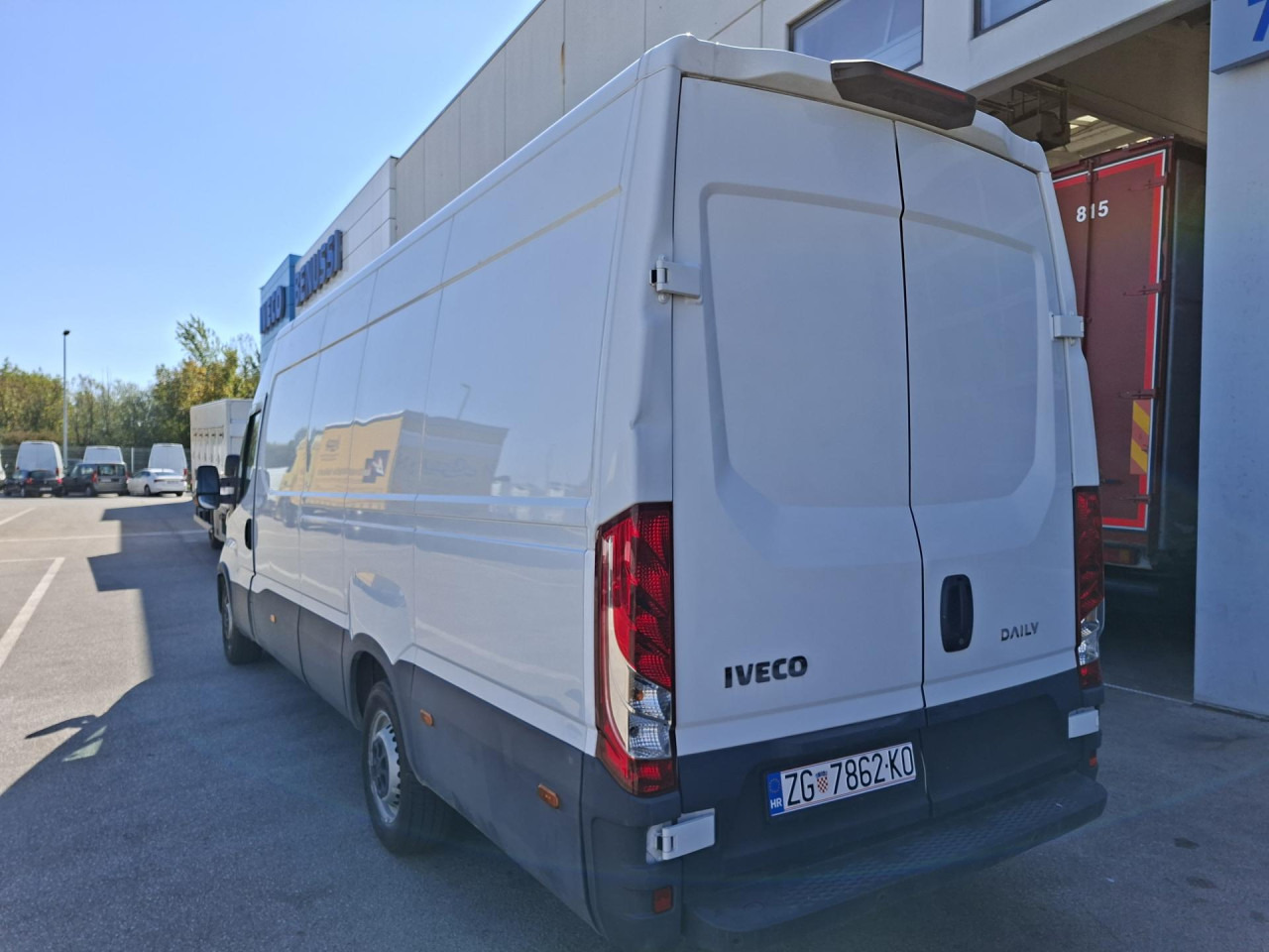 IVECO Daily 35S16V - Transport de personnes: photos 3 IVECO Daily 35S16V - Transport de personnes: photos 3