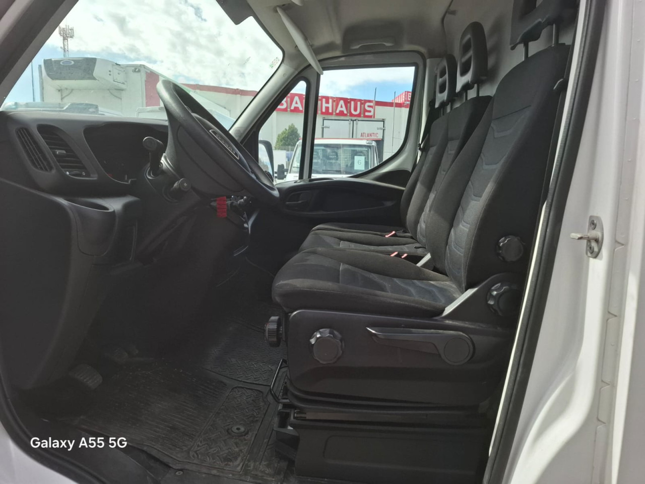 IVECO Daily 35S16V - Transport de personnes: photos 4 IVECO Daily 35S16V - Transport de personnes: photos 4