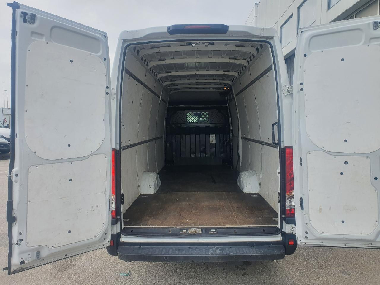 IVECO Daily 35S16V - Transport de personnes: photos 5 IVECO Daily 35S16V - Transport de personnes: photos 5
