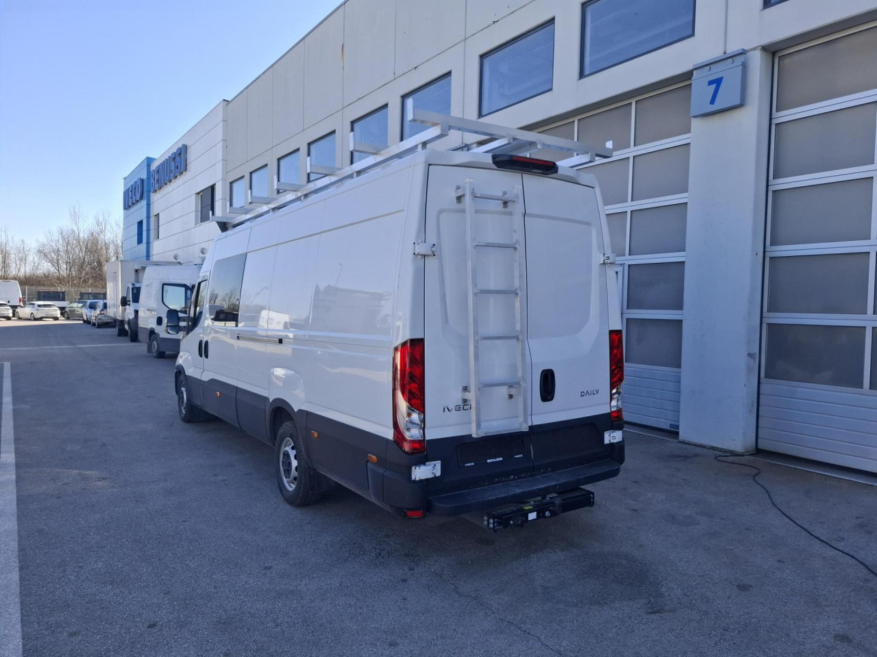 IVECO Daily 35S18H CRV - Transport de personnes, Utilitaire double cabine: photos 3 IVECO Daily 35S18H CRV - Transport de personnes, Utilitaire double cabine: photos 3