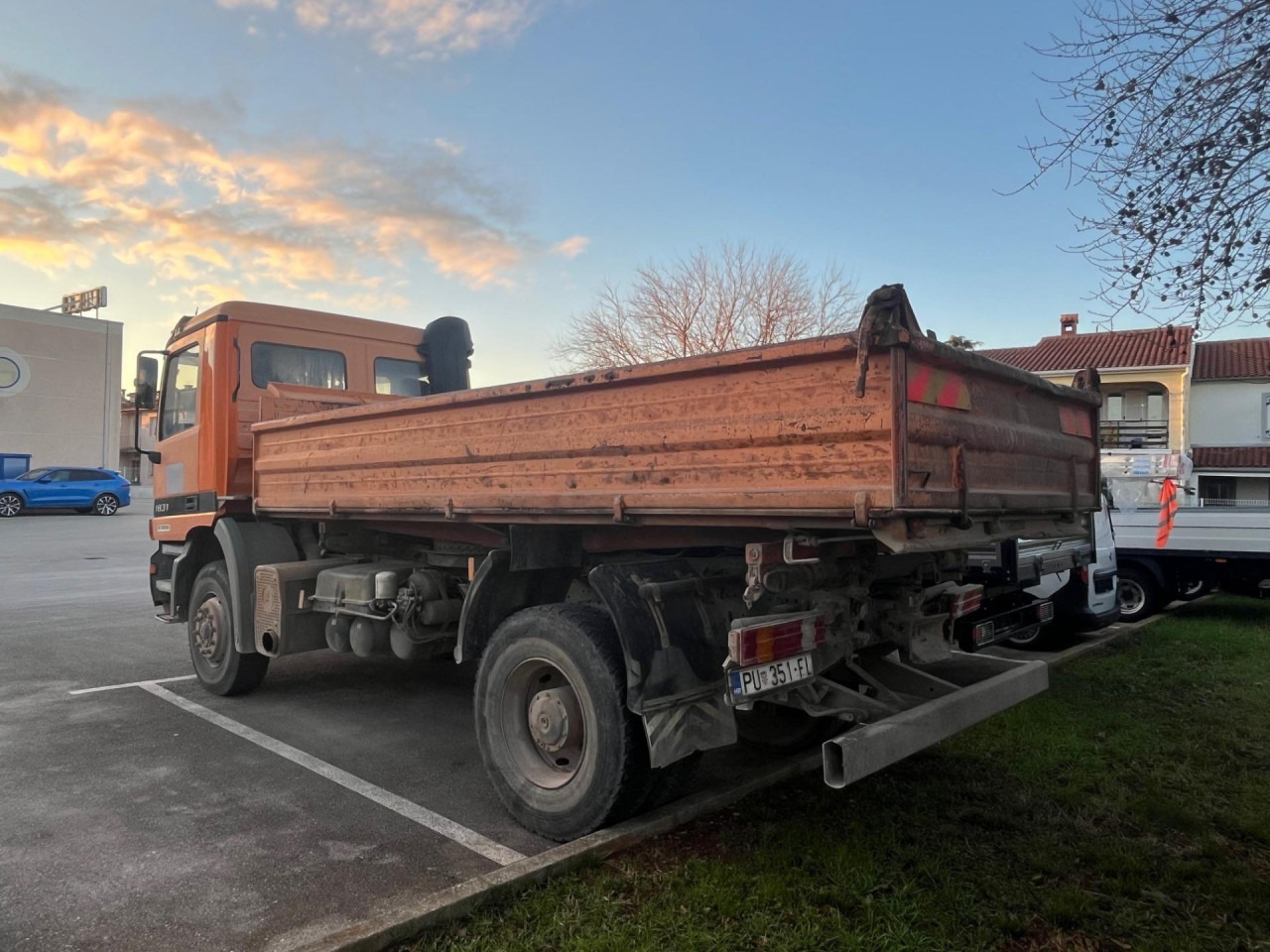 MERCEDES-BENZ Actros 1831 K - Camion benne: photos 3 MERCEDES-BENZ Actros 1831 K - Camion benne: photos 3