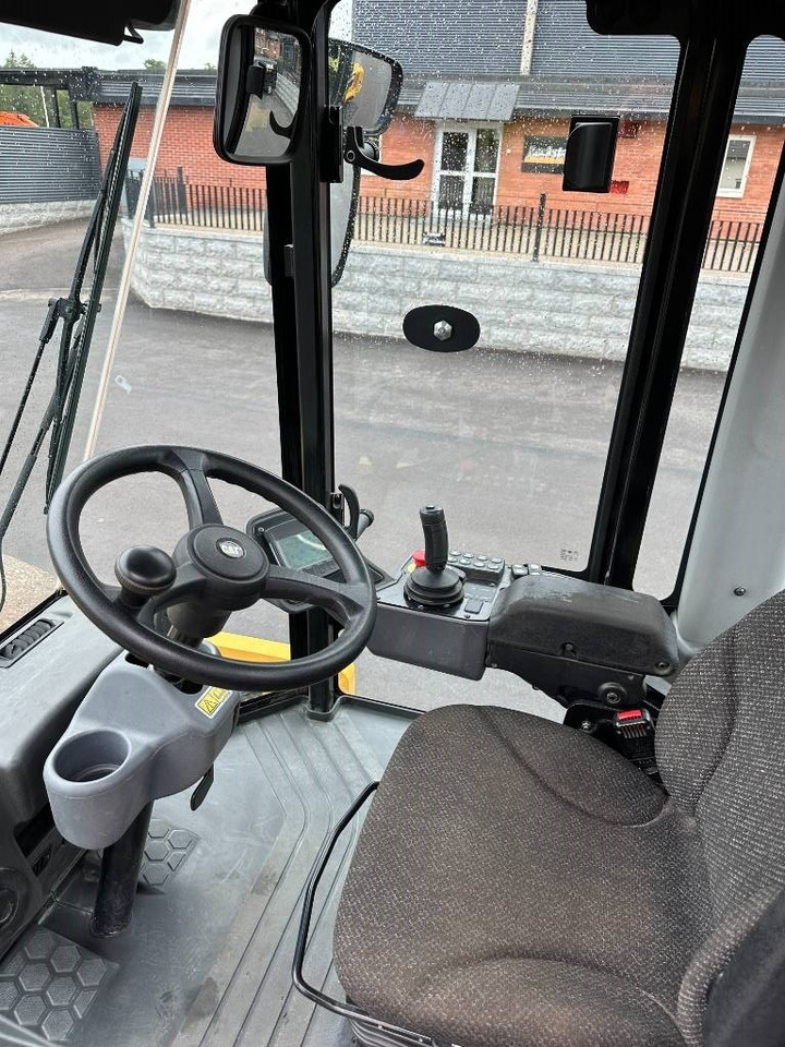 CAT CS 76 B - Rouleau compresseur: photos 4 CAT CS 76 B - Rouleau compresseur: photos 4