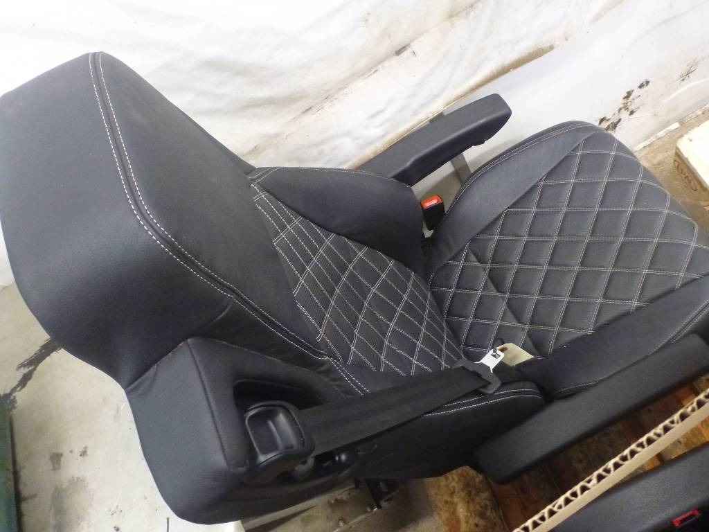 Mercedes-Benz Actros - Cabine pour Camion: photos 3 Mercedes-Benz Actros - Cabine pour Camion: photos 3