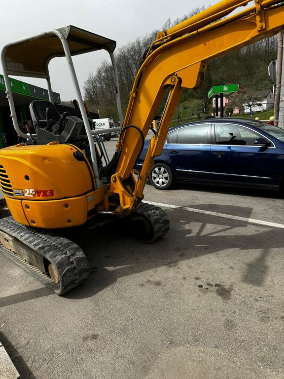 IHI 25VX3, 2.5ton, SWISS Machine IHI 25VX3, 2.5ton, SWISS Machine - Mini pelle: photos 3 IHI 25VX3, 2.5ton, SWISS Machine IHI 25VX3, 2.5ton, SWISS Machine - Mini pelle: photos 3