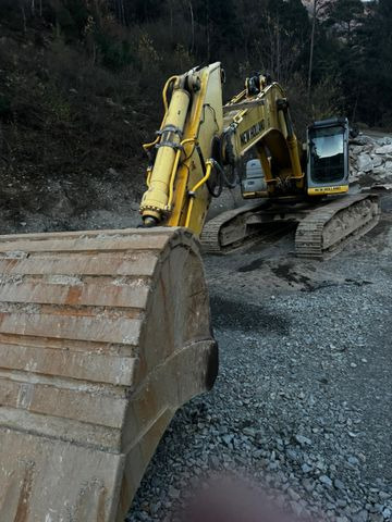 New Holland E485B, 2009year, 50ton New Holland E485B, 2009year, 50ton - Pelle sur chenille: photos 1 New Holland E485B, 2009year, 50ton New Holland E485B, 2009year, 50ton - Pelle sur chenille: photos 1