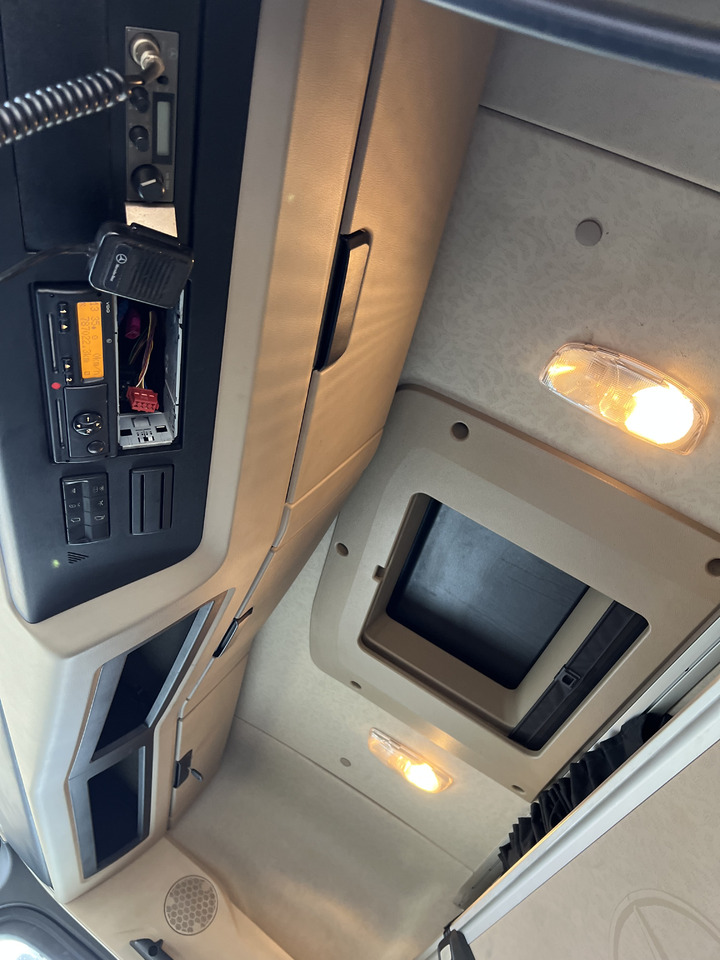 Tracteur routier MERCEDES-BENZ Actros 1845 4x2, E6, Retarder: photos 12 Tracteur routier MERCEDES-BENZ Actros 1845 4x2, E6, Retarder: photos 12