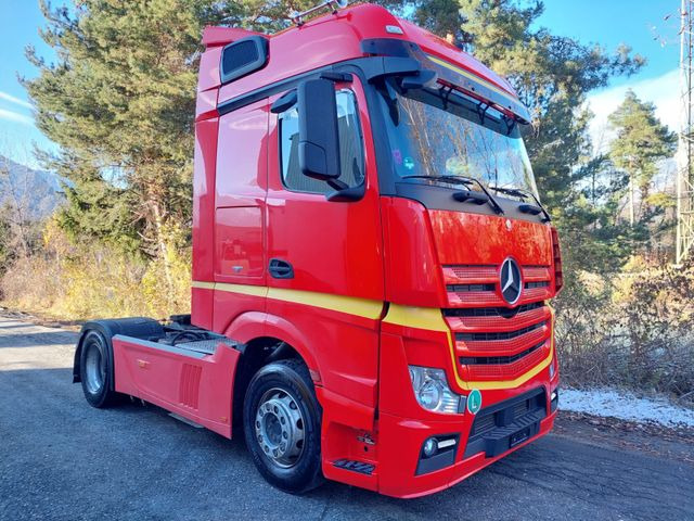 Mercedes-Benz Actros 1845 4x2, E6, Retarder, Schubbodenhydraul Mercedes-Benz Actros 1845 4x2, E6, Retarder, Schubbodenhydraul - Tracteur routier: photos 1 Mercedes-Benz Actros 1845 4x2, E6, Retarder, Schubbodenhydraul Mercedes-Benz Actros 1845 4x2, E6, Retarder, Schubbodenhydraul - Tracteur routier: photos 1