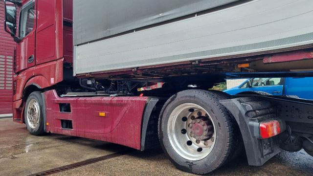 Mercedes-Benz Actros 1848 4x2, E6,Lowliner,verstellbare Sattel - Tracteur routier: photos 5 Mercedes-Benz Actros 1848 4x2, E6,Lowliner,verstellbare Sattel - Tracteur routier: photos 5