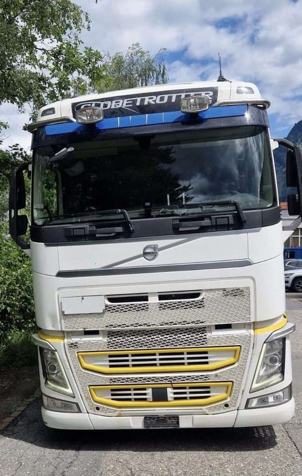 Volvo FH460 4x2R, E6, Ladebordwand - Camion à rideaux coulissants: photos 3 Volvo FH460 4x2R, E6, Ladebordwand - Camion à rideaux coulissants: photos 3