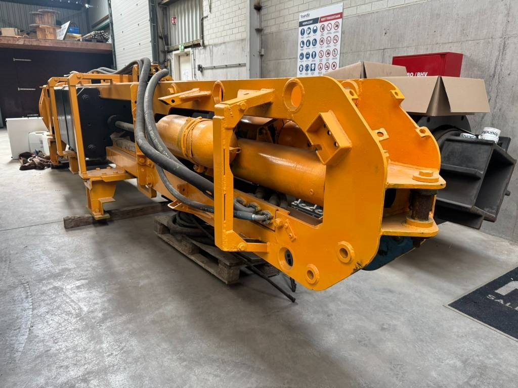 BSP 3/5/7-9 - Mât de battage: photos 3 BSP 3/5/7-9 - Mât de battage: photos 3