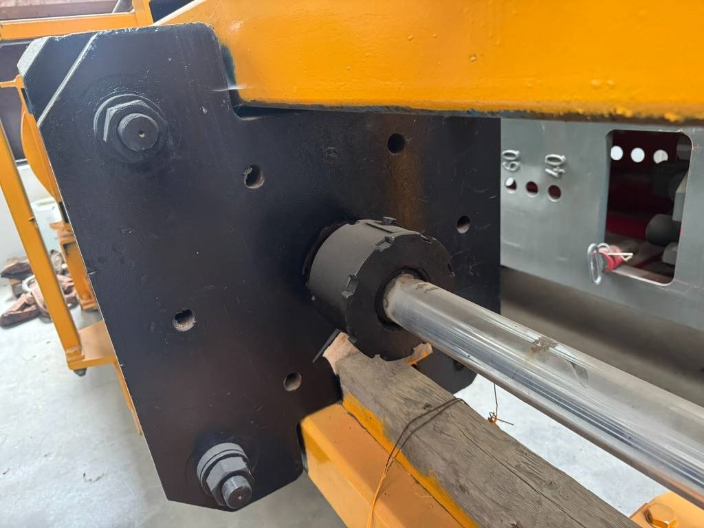 BSP 3/5/7-9 - Mât de battage: photos 2 BSP 3/5/7-9 - Mât de battage: photos 2