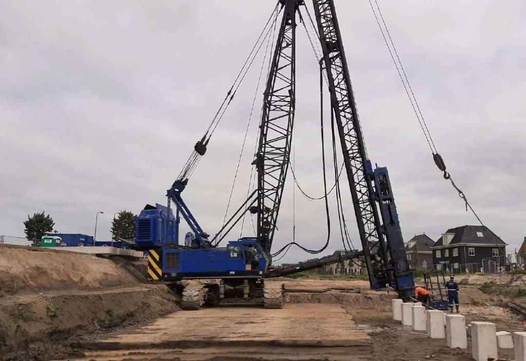 Hitachi KH300-3 PD  - Grue sur chenilles: photos 2 Hitachi KH300-3 PD  - Grue sur chenilles: photos 2