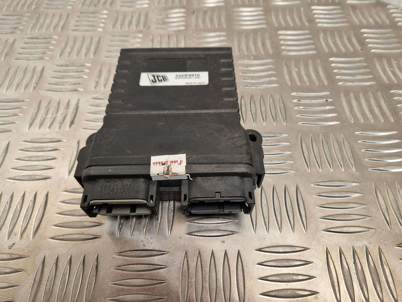 Immobiliser control unit JCB 332/e9910 - Moteur et pièces pour Engins de chantier: photos 1 Immobiliser control unit JCB 332/e9910 - Moteur et pièces pour Engins de chantier: photos 1