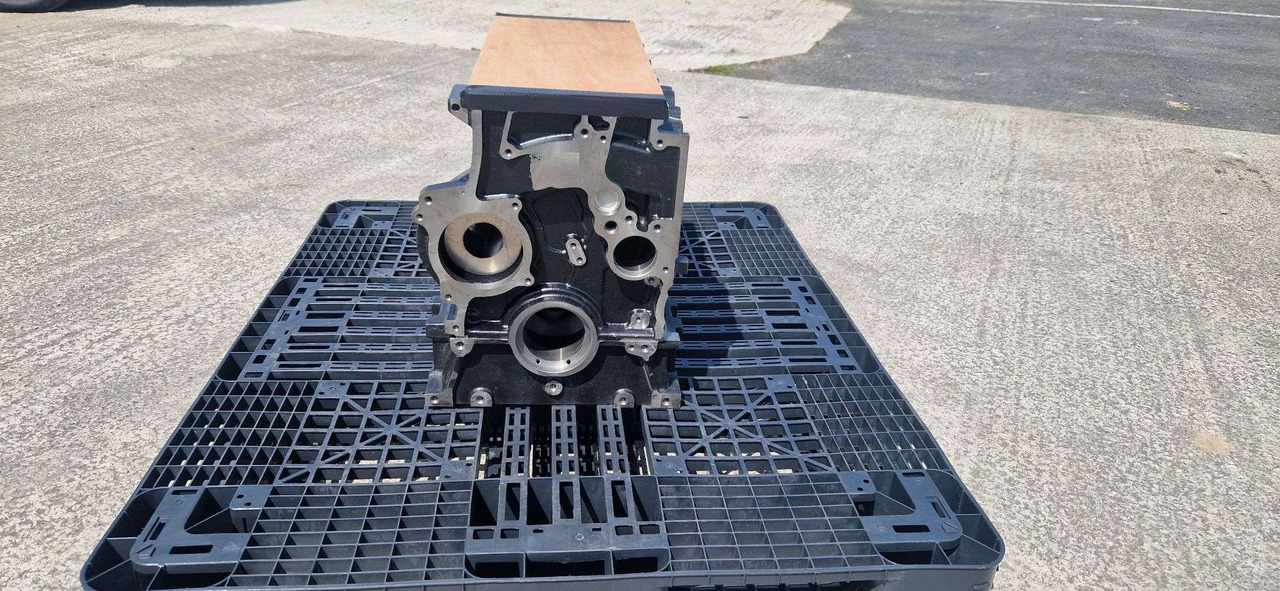 JCB 320/01606 Genuine block bedplate assembly T2 - Moteur pour Engins de chantier: photos 2 JCB 320/01606 Genuine block bedplate assembly T2 - Moteur pour Engins de chantier: photos 2