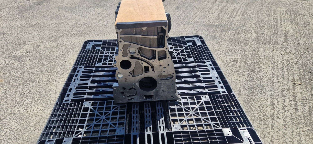 JCB 320/01606 Genuine block bedplate assembly T2 - Moteur pour Engins de chantier: photos 4 JCB 320/01606 Genuine block bedplate assembly T2 - Moteur pour Engins de chantier: photos 4