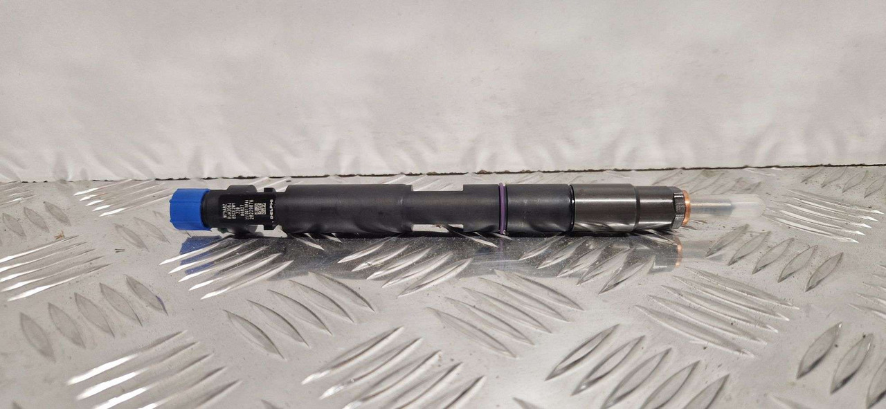 JCB 320/06827 fuel injector Delphi injector 28229876 68kw – 93kw - Moteur et pièces pour Engins de chantier: photos 4 JCB 320/06827 fuel injector Delphi injector 28229876 68kw – 93kw - Moteur et pièces pour Engins de chantier: photos 4