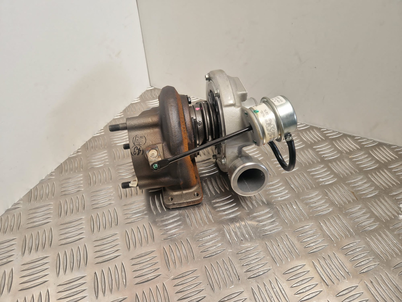 JCB turbocharger 320/06049 Garrett Turbo 762932-02 - Moteur et pièces pour Engins de chantier: photos 3 JCB turbocharger 320/06049 Garrett Turbo 762932-02 - Moteur et pièces pour Engins de chantier: photos 3